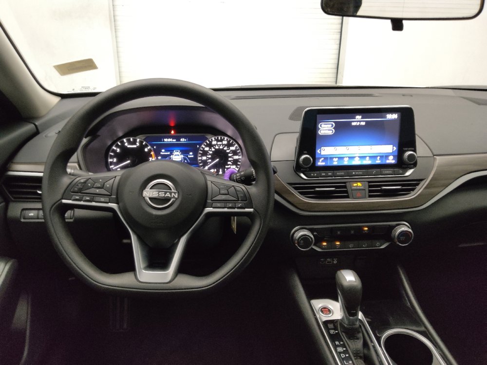 Used 2024 Nissan Altima 2.5 SV image 22