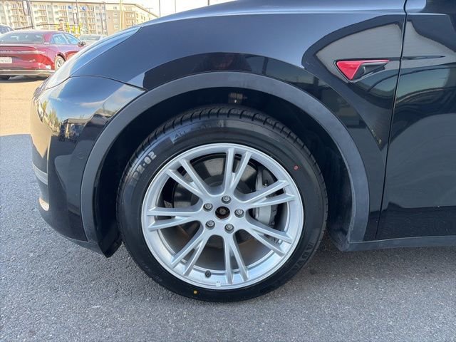 Used 2021 Tesla Model Y Long Range image 4