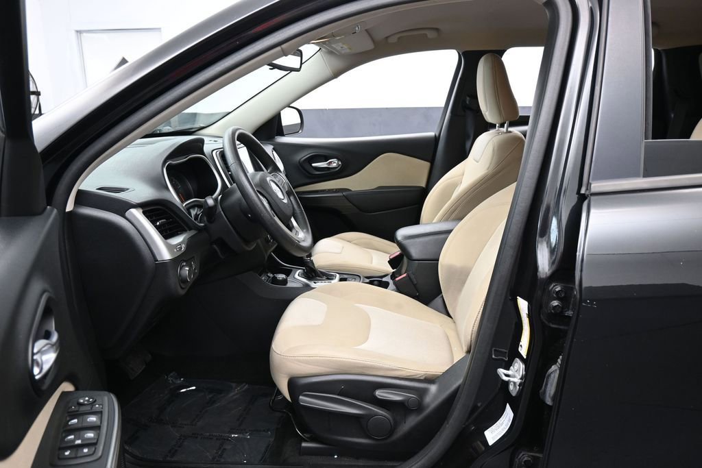 Used 2016 Jeep Cherokee Sport AWD/4WD image 11
