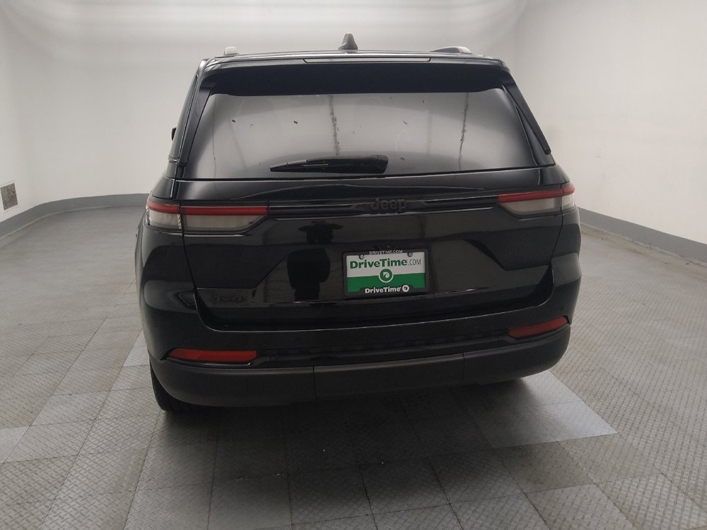 Used 2023 Jeep Grand Cherokee Altitude AWD/4WD image 6