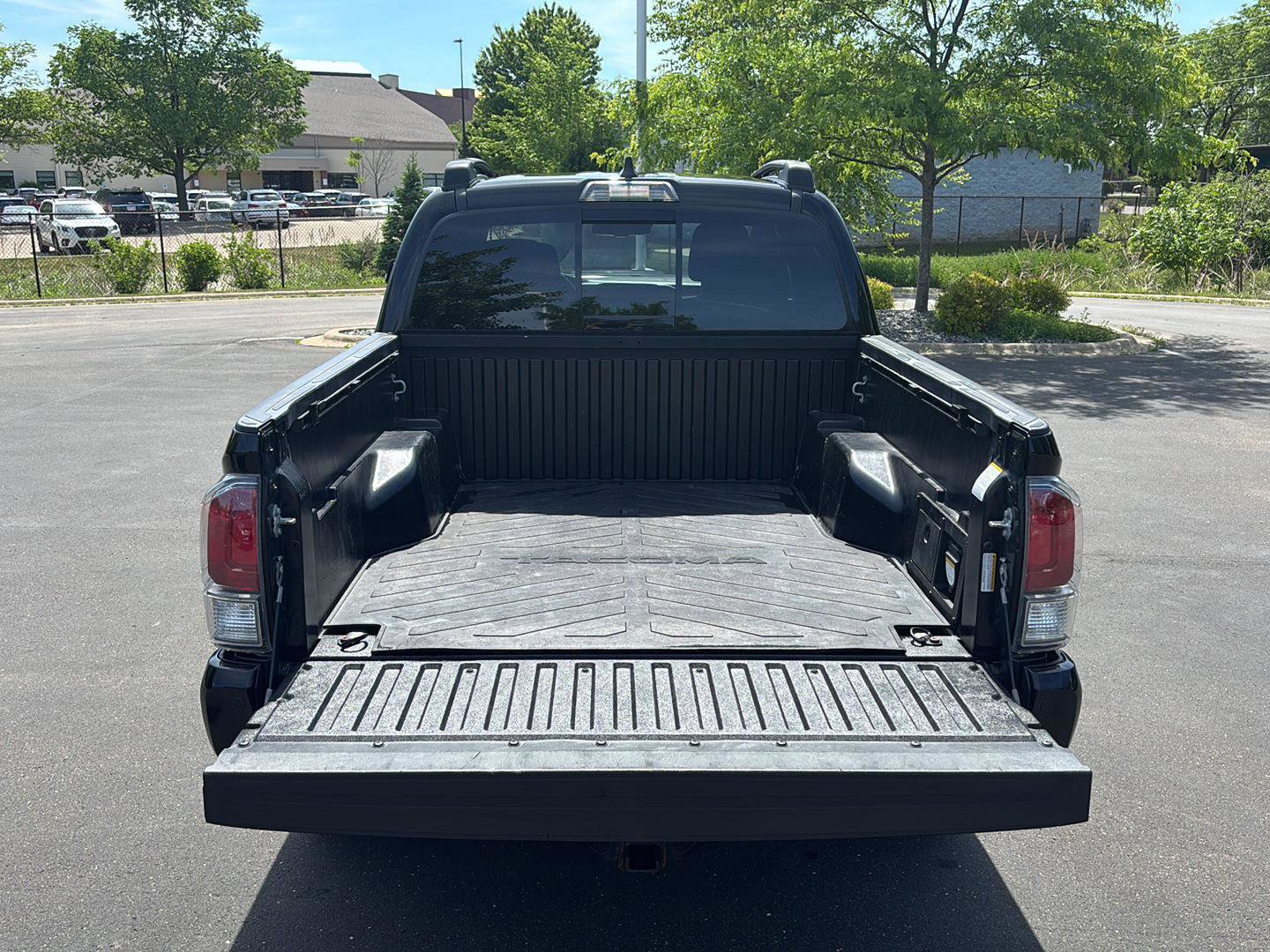 Used 2022 Toyota Tacoma TRD Sport w/ Technology Package AWD/4WD image 15