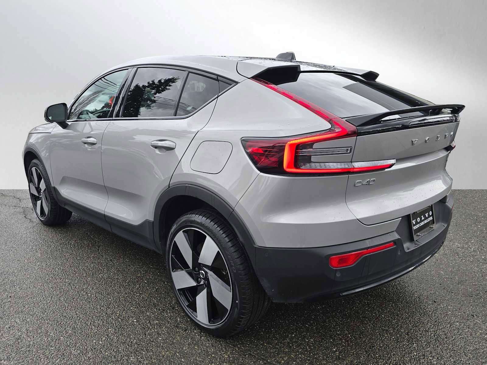 Certified 2023 Volvo C40 P8 Recharge Ultimate image 5