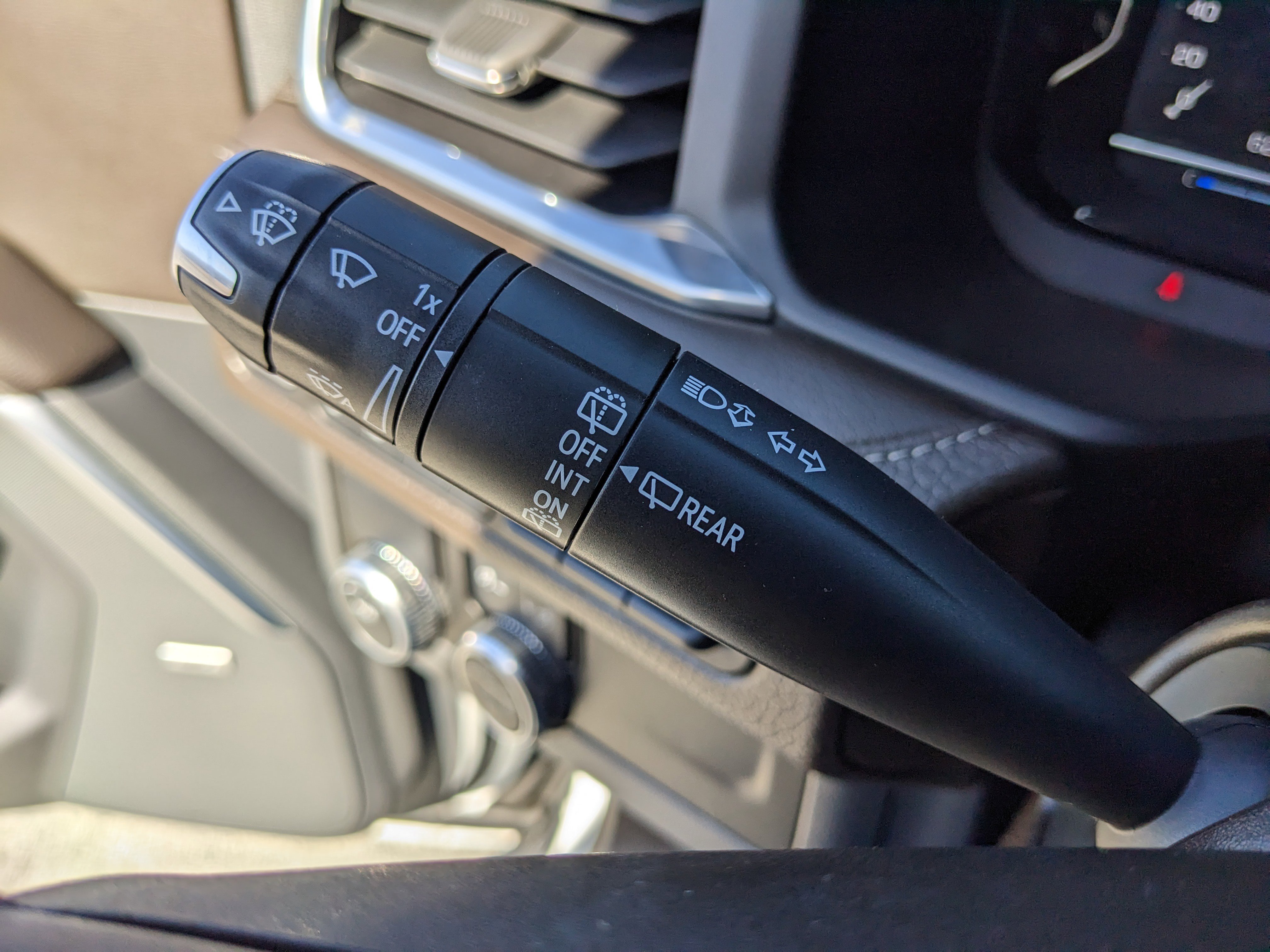 Used 2022 GMC Yukon XL Denali image 34