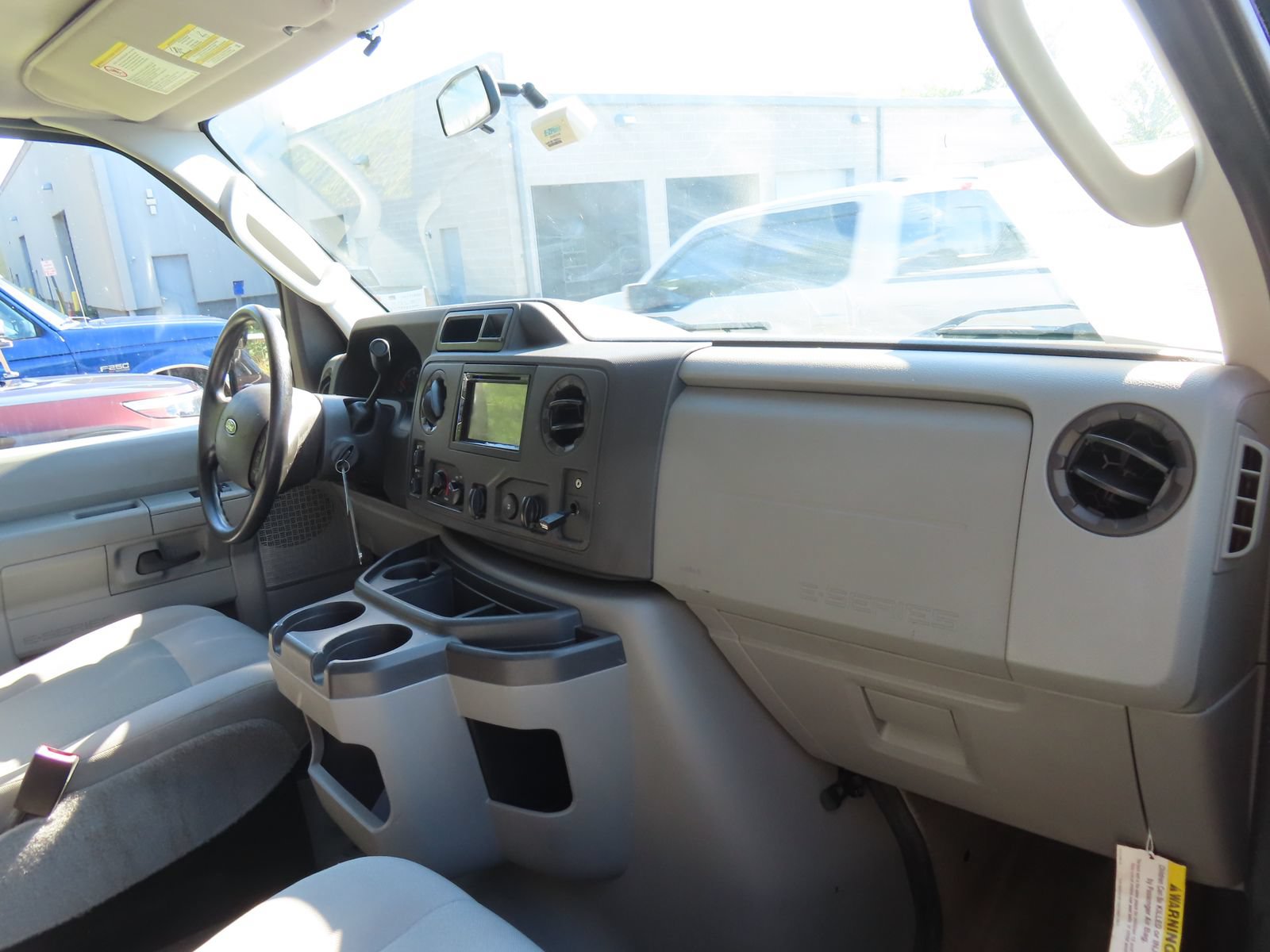 Used 2014 Ford E-350 and Econoline 350 XLT RWD image 14