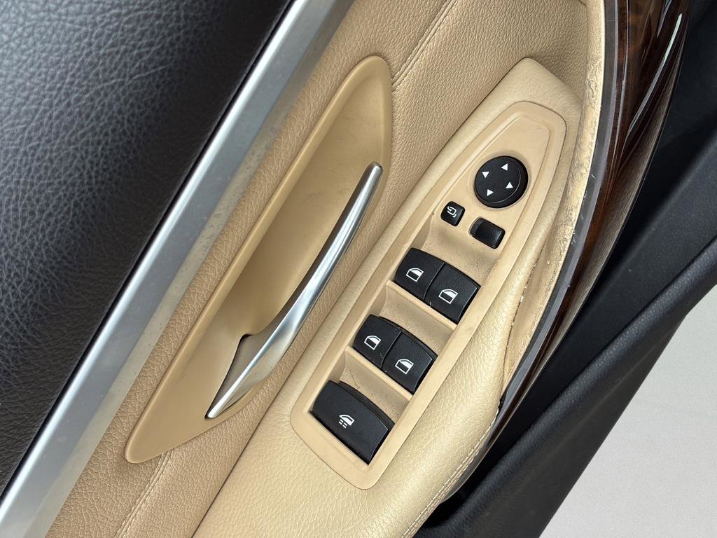 Used 2017 BMW 430i Convertible image 12