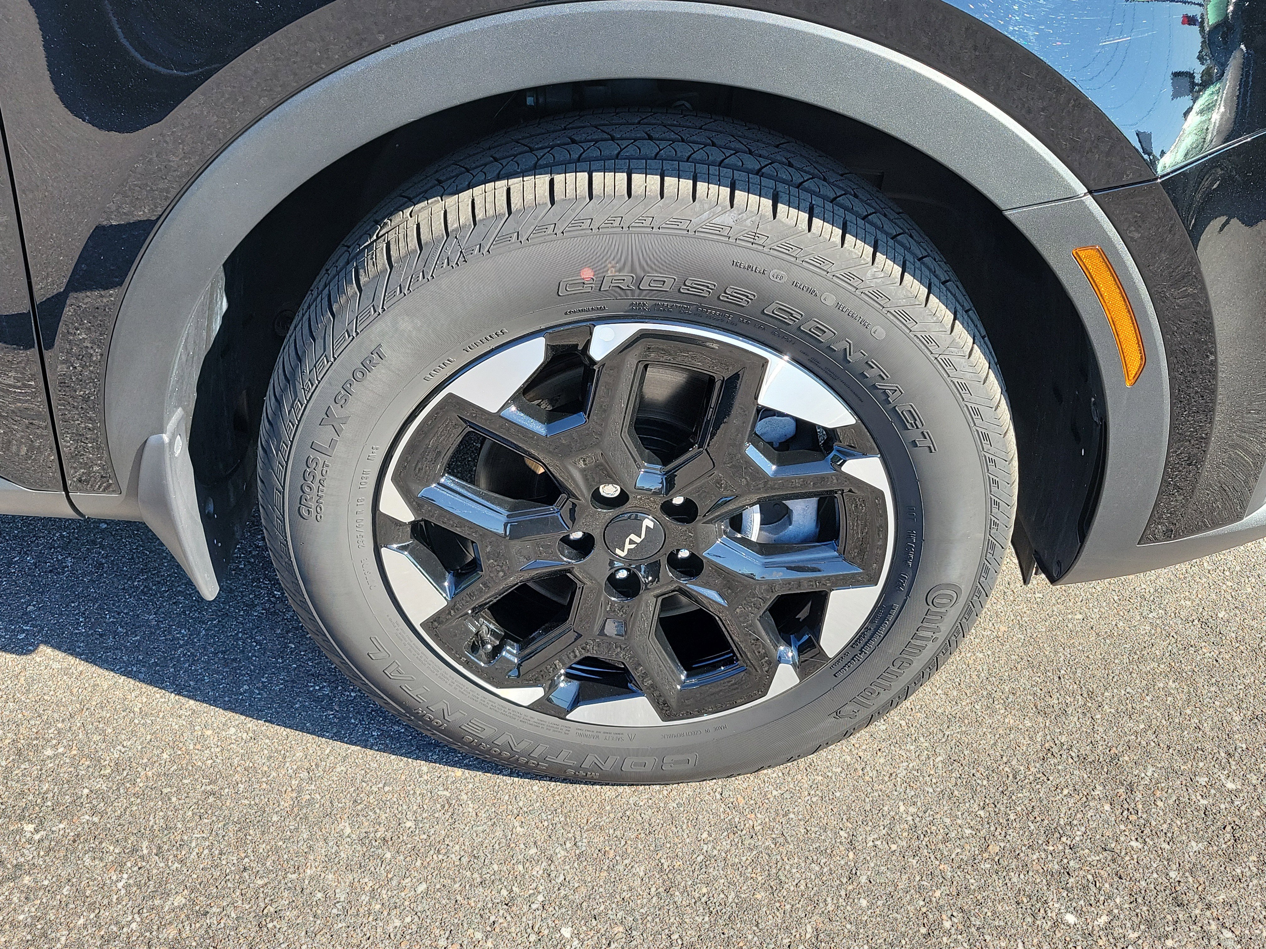 Certified 2025 Kia Sorento S image 40