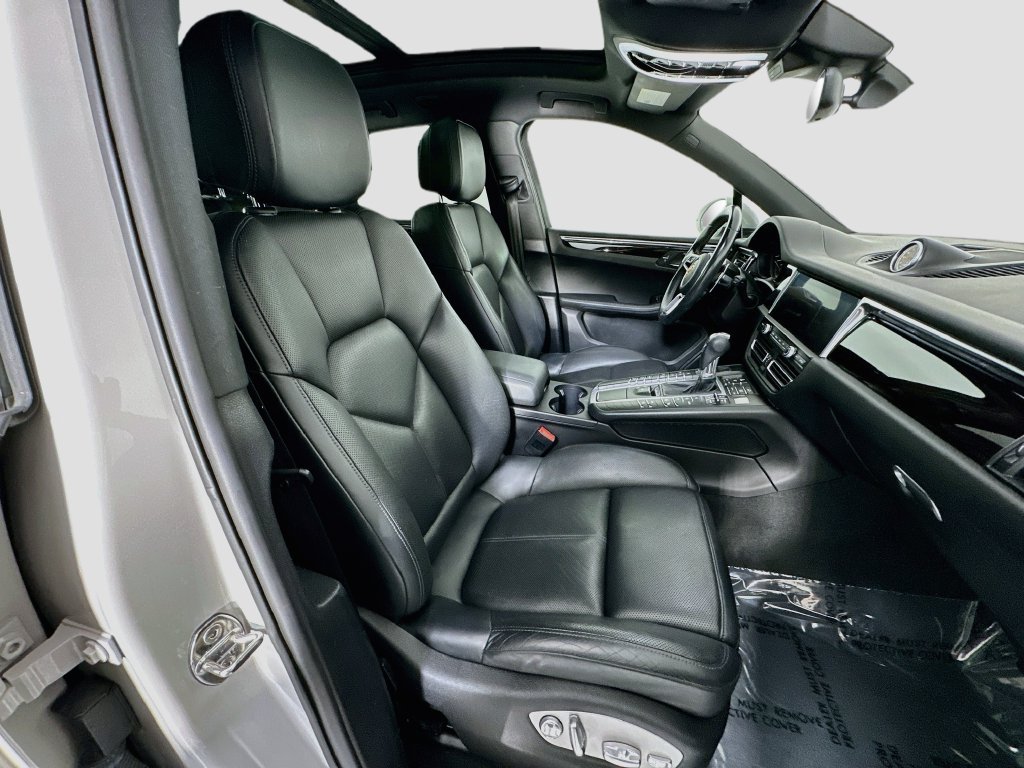 Used 2021 Porsche Macan S AWD/4WD image 30