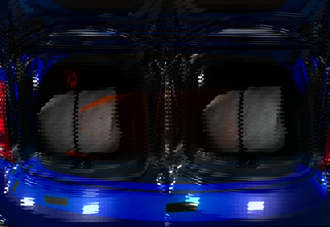 Used 2013 Volkswagen Beetle 2.0T image 6