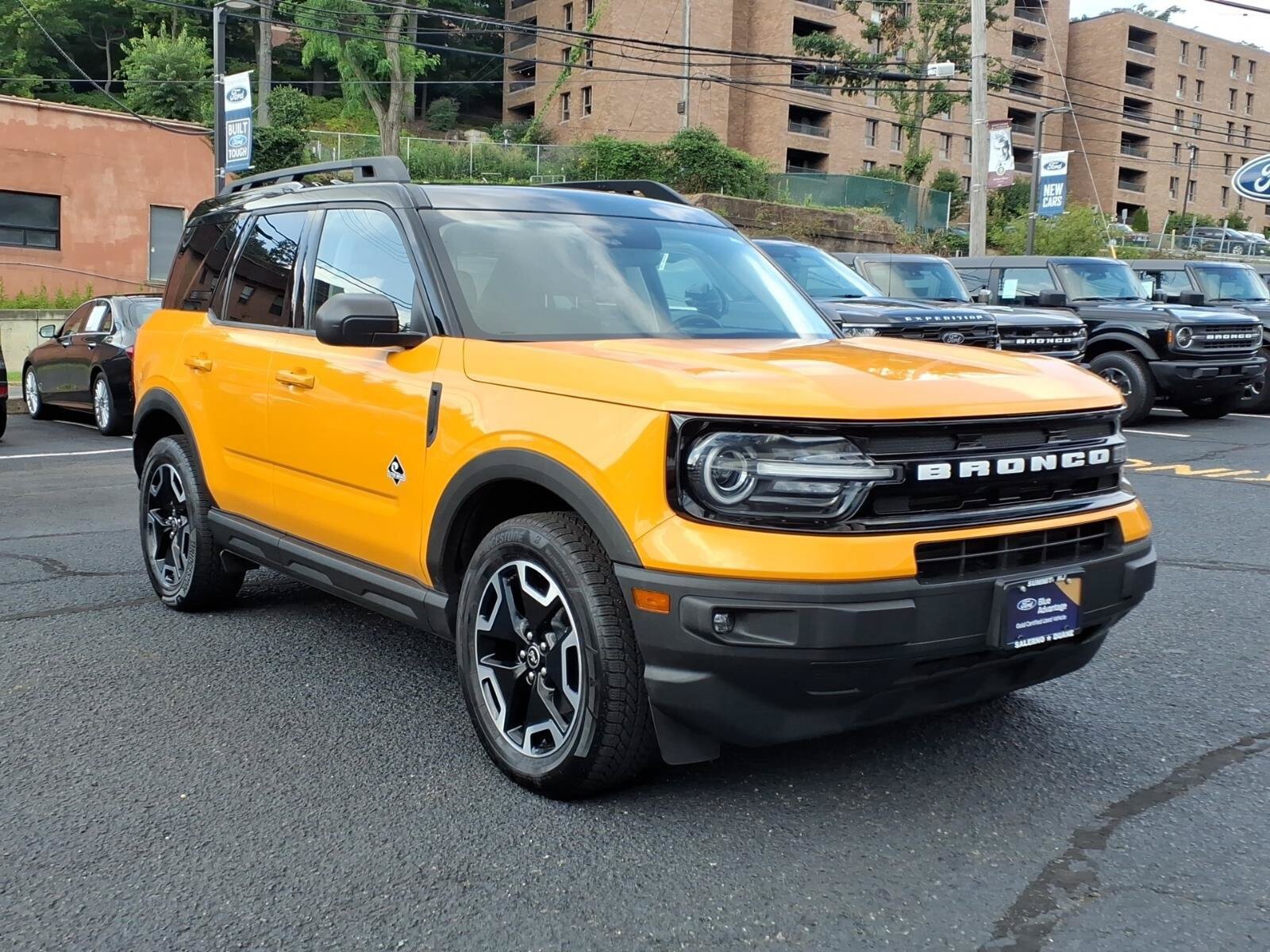 Certified 2022 Ford Bronco Sport Outer Banks w/ Tech Package AWD/4WD image 3