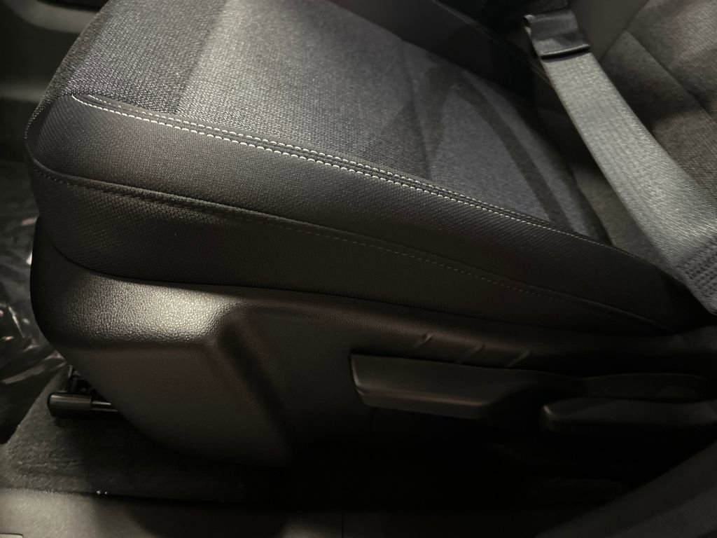 New 2026 GMC Terrain Elevation w/ Technology Package II AWD/4WD image 28