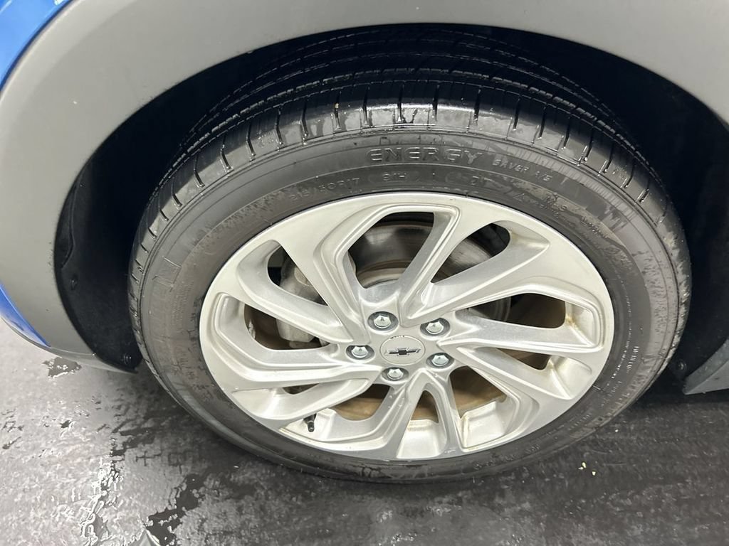 Used 2022 Chevrolet Bolt EUV LT w/ Comfort Package FWD image 8