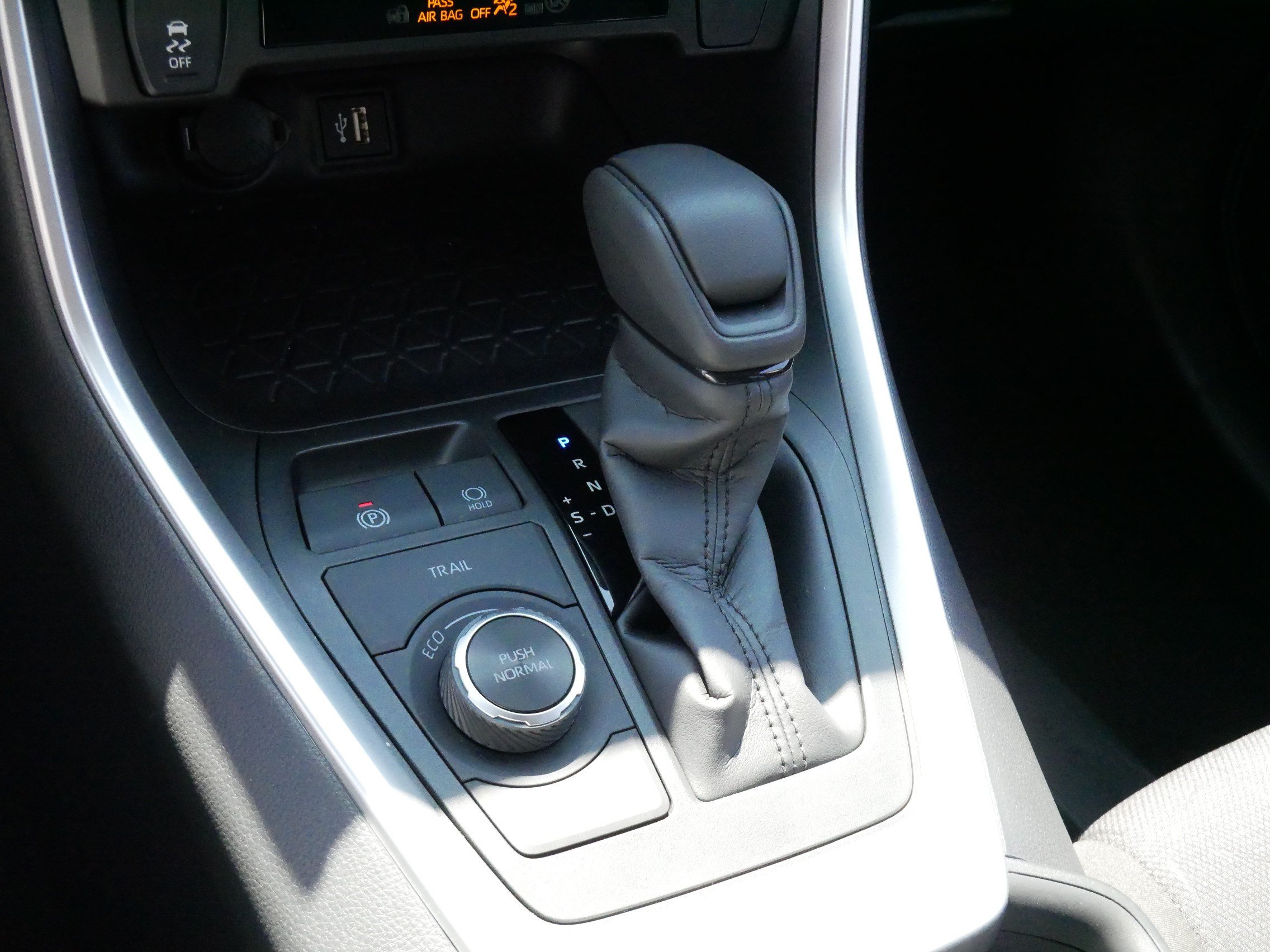 Certified 2025 Toyota RAV4 XLE AWD/4WD image 24