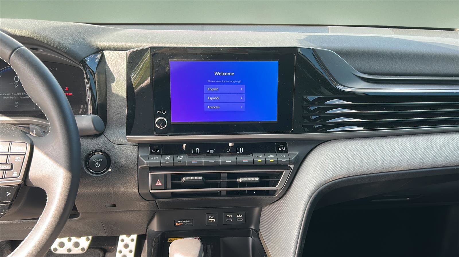 Used 2025 Toyota Camry SE w/ Convenience Package FWD image 9