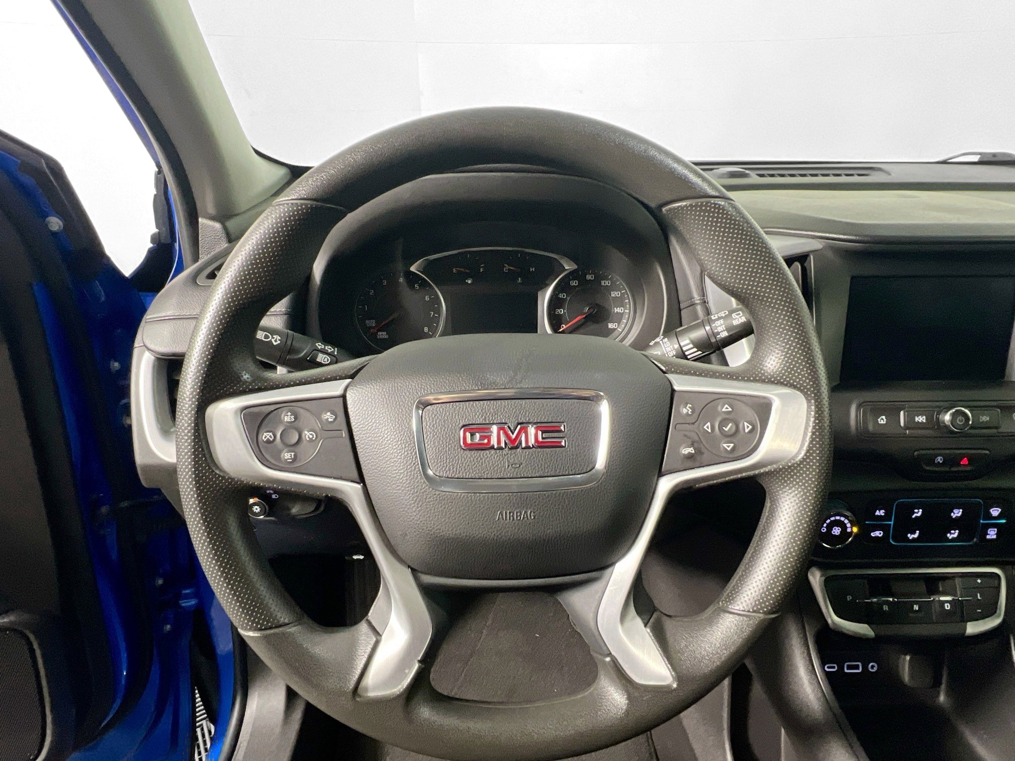 Used 2024 GMC Terrain SLE image 17