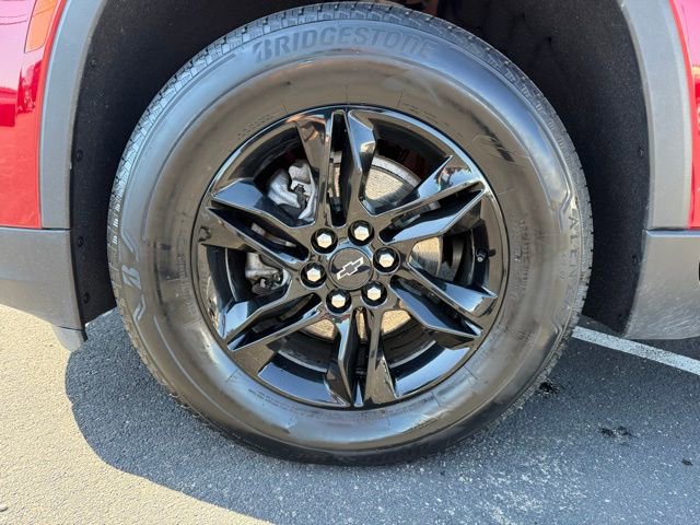 Used 2023 Chevrolet Traverse LT w/ Midnight/Sport Edition image 10