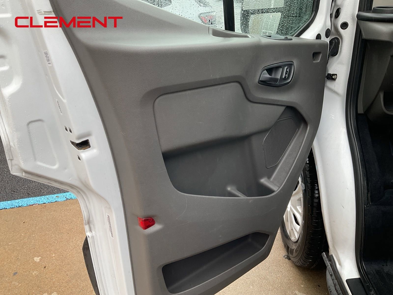 Used 2023 Ford Transit 350 XLT image 21