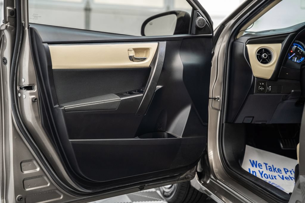 Used 2019 Toyota Corolla LE FWD image 31