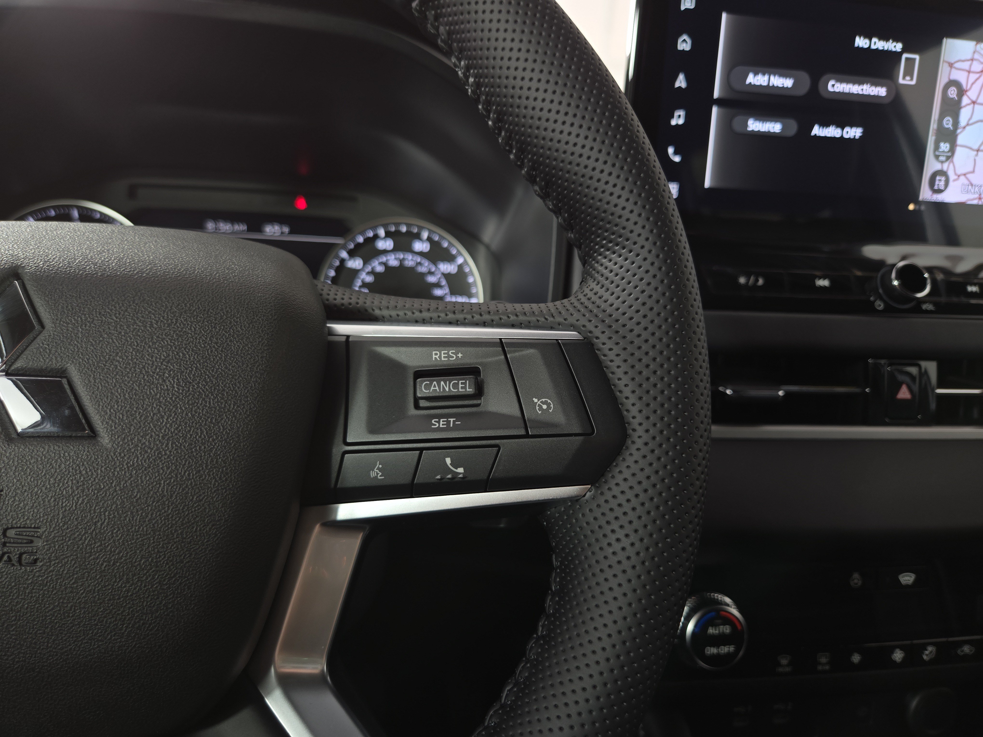 New 2026 Mitsubishi Outlander LE AWD/4WD image 16