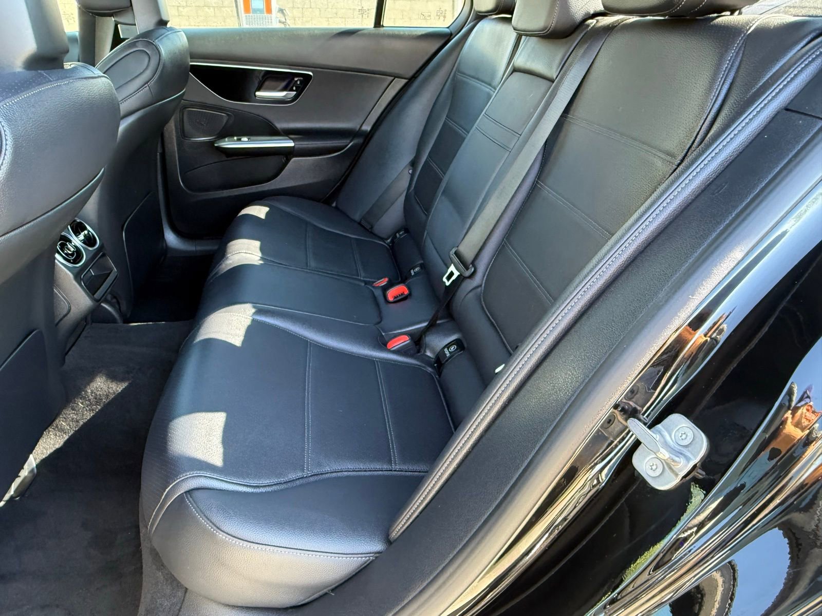 Used 2024 Mercedes-Benz C 300 Sedan image 32