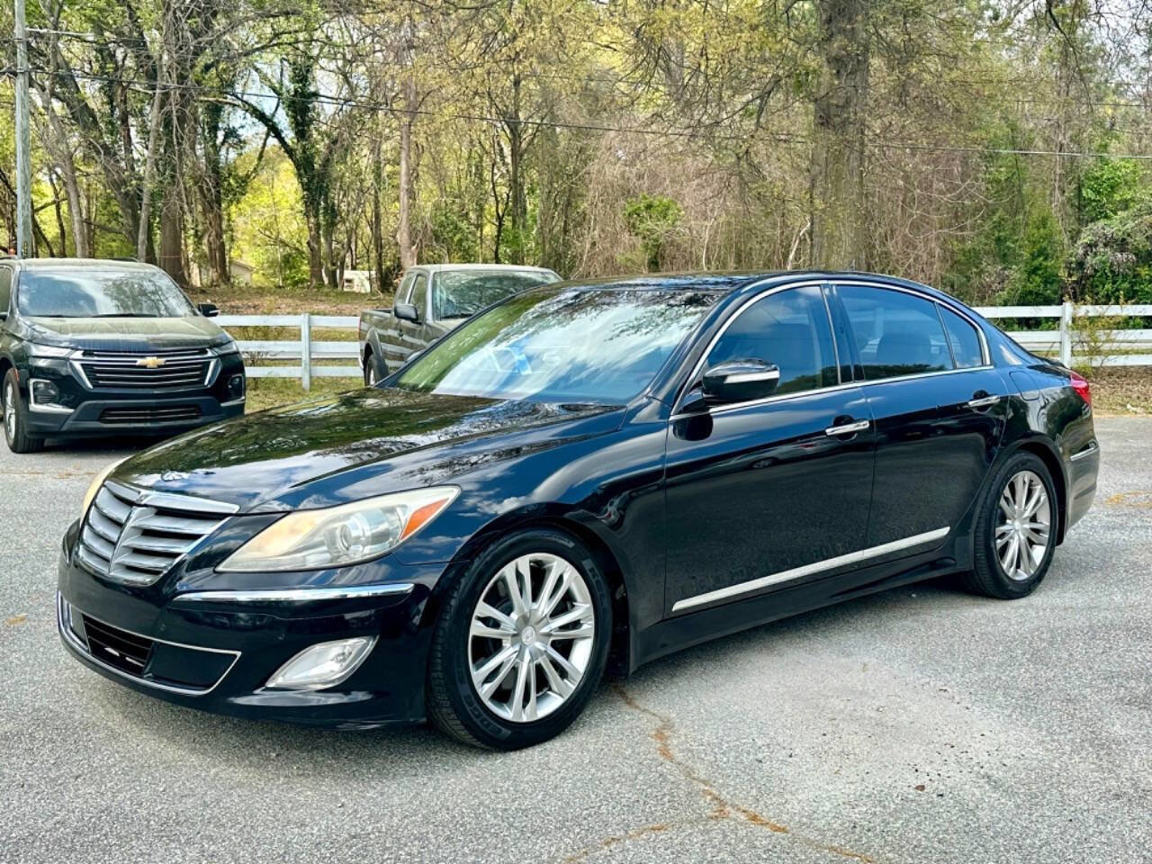 Used 2012 Hyundai Genesis 4.6 image 3