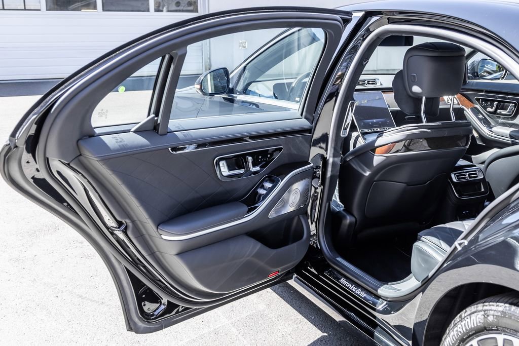 Used 2024 Mercedes-Benz S 580e 4MATIC Sedan image 23