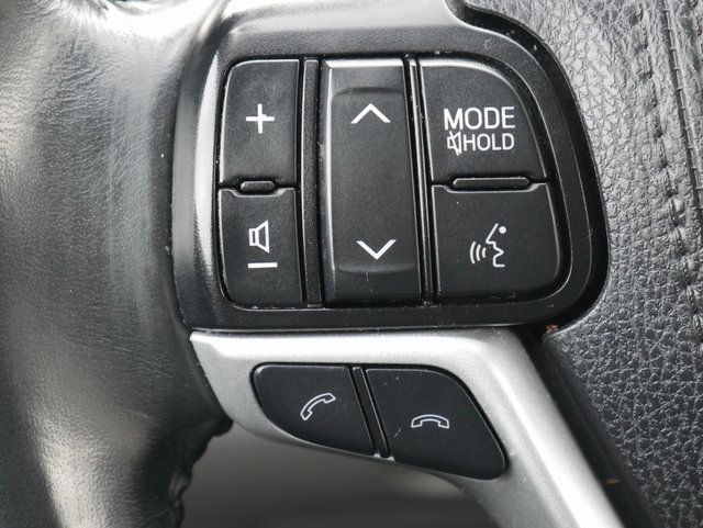 Used 2019 Toyota Highlander XLE image 25