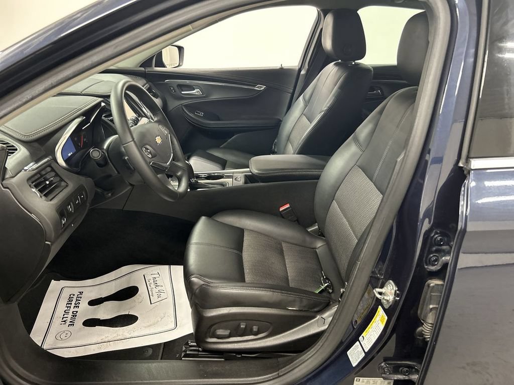 Used 2016 Chevrolet Impala LT w/ Convenience Package FWD image 9