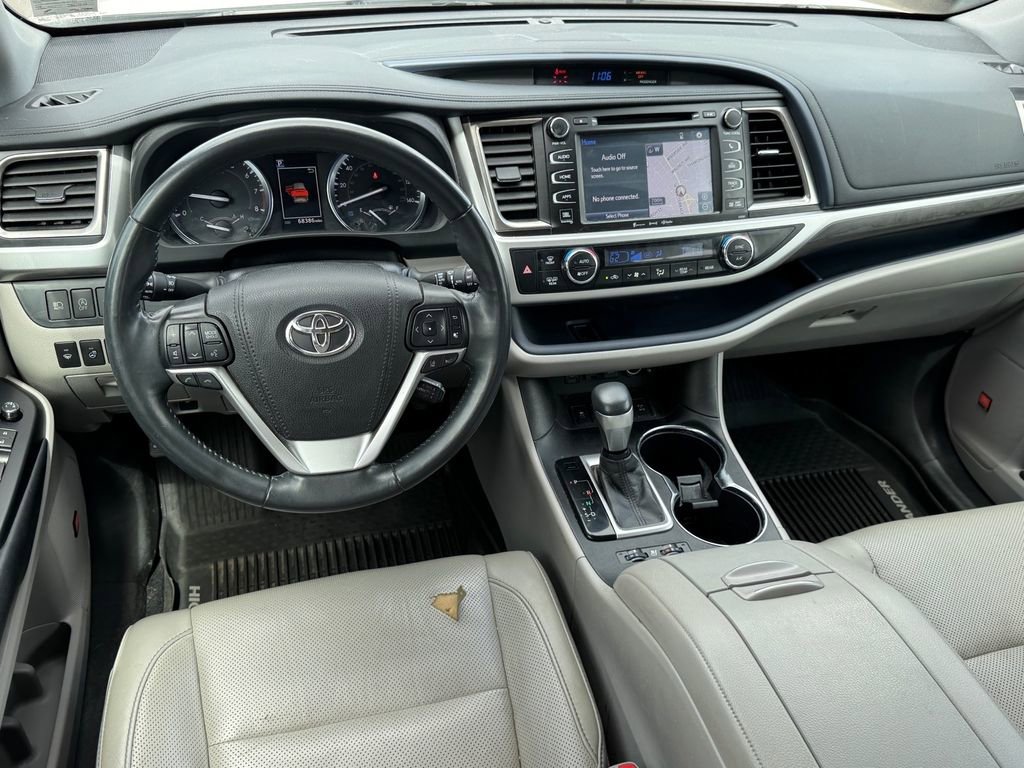 Used 2019 Toyota Highlander Limited Platinum AWD/4WD image 11