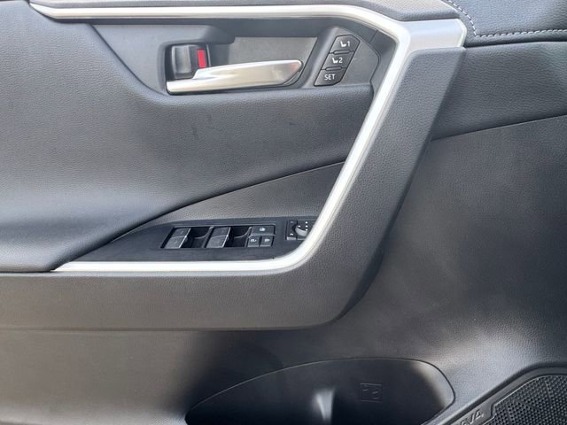 Used 2022 Toyota RAV4 Limited image 21