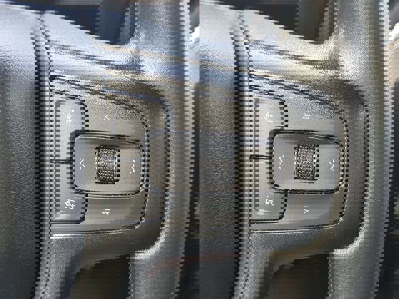 Used 2020 Chevrolet Silverado 1500 LT Trail Boss w/ Midnight Edition image 26