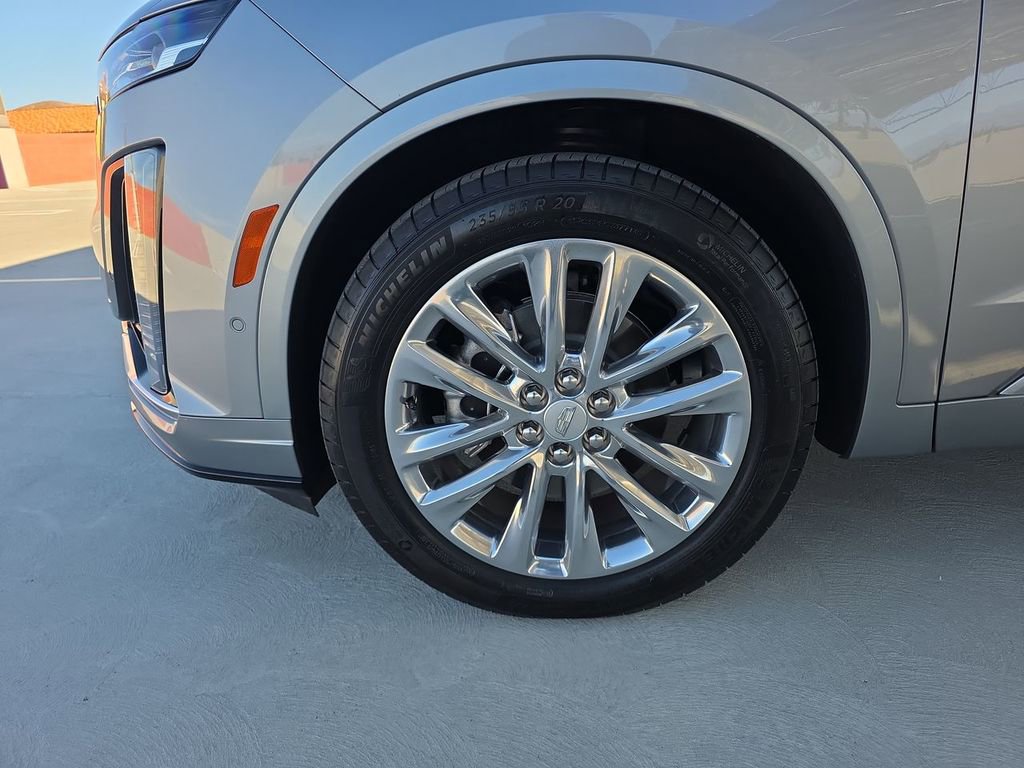 Certified 2025 Cadillac XT6 Premium Luxury w/ Technology Package FWD image 34