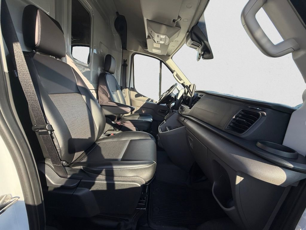 Used 2024 Ford Transit 250 148 Medium Roof Extended AWD image 10