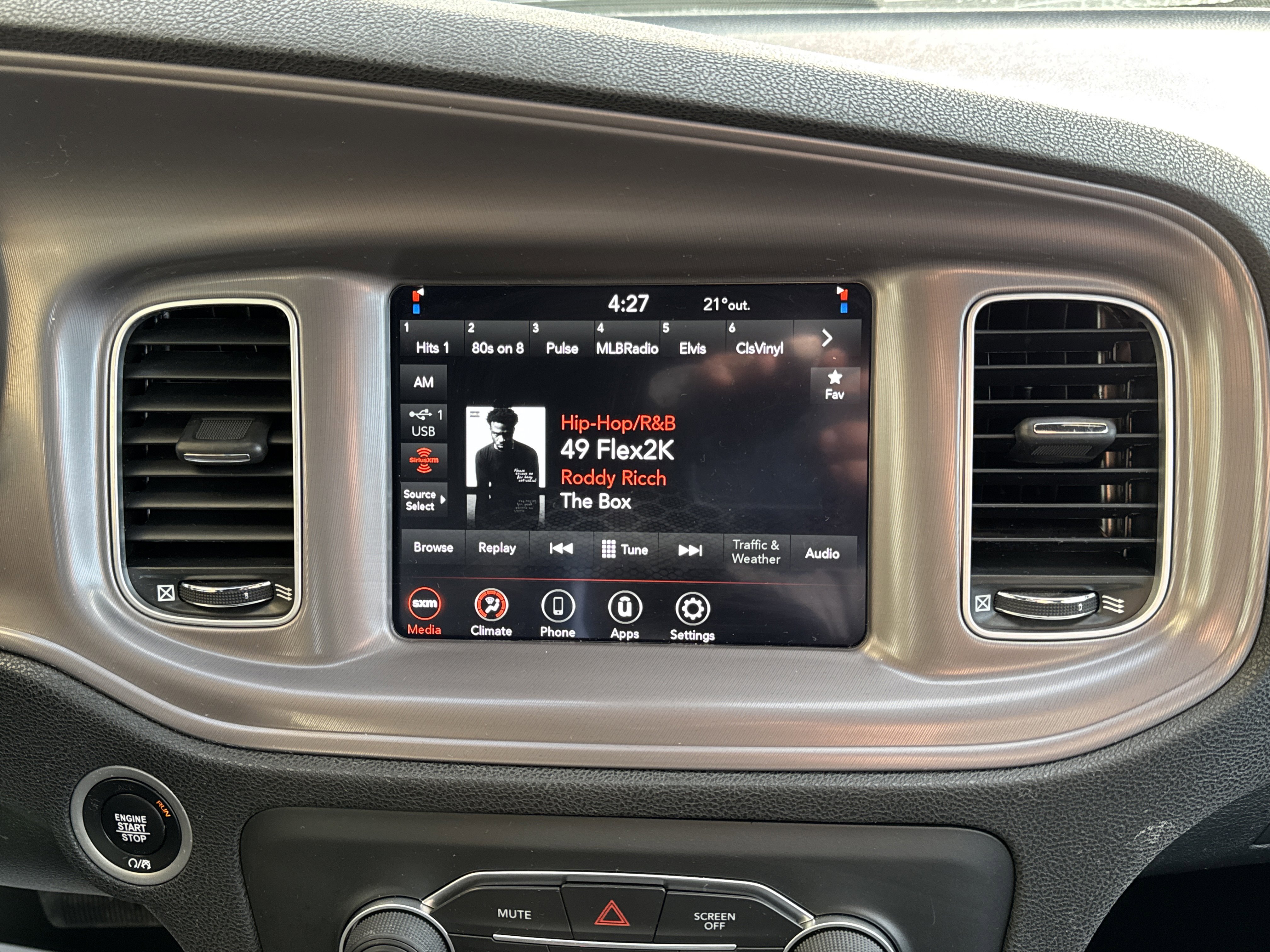 Used 2023 Dodge Charger SXT image 15