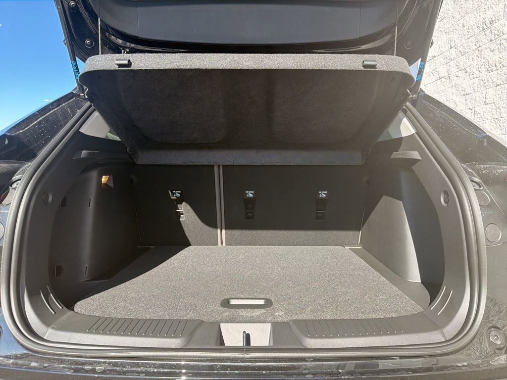 New 2026 Chevrolet Trax ACTIV w/ Sunroof Package FWD image 23