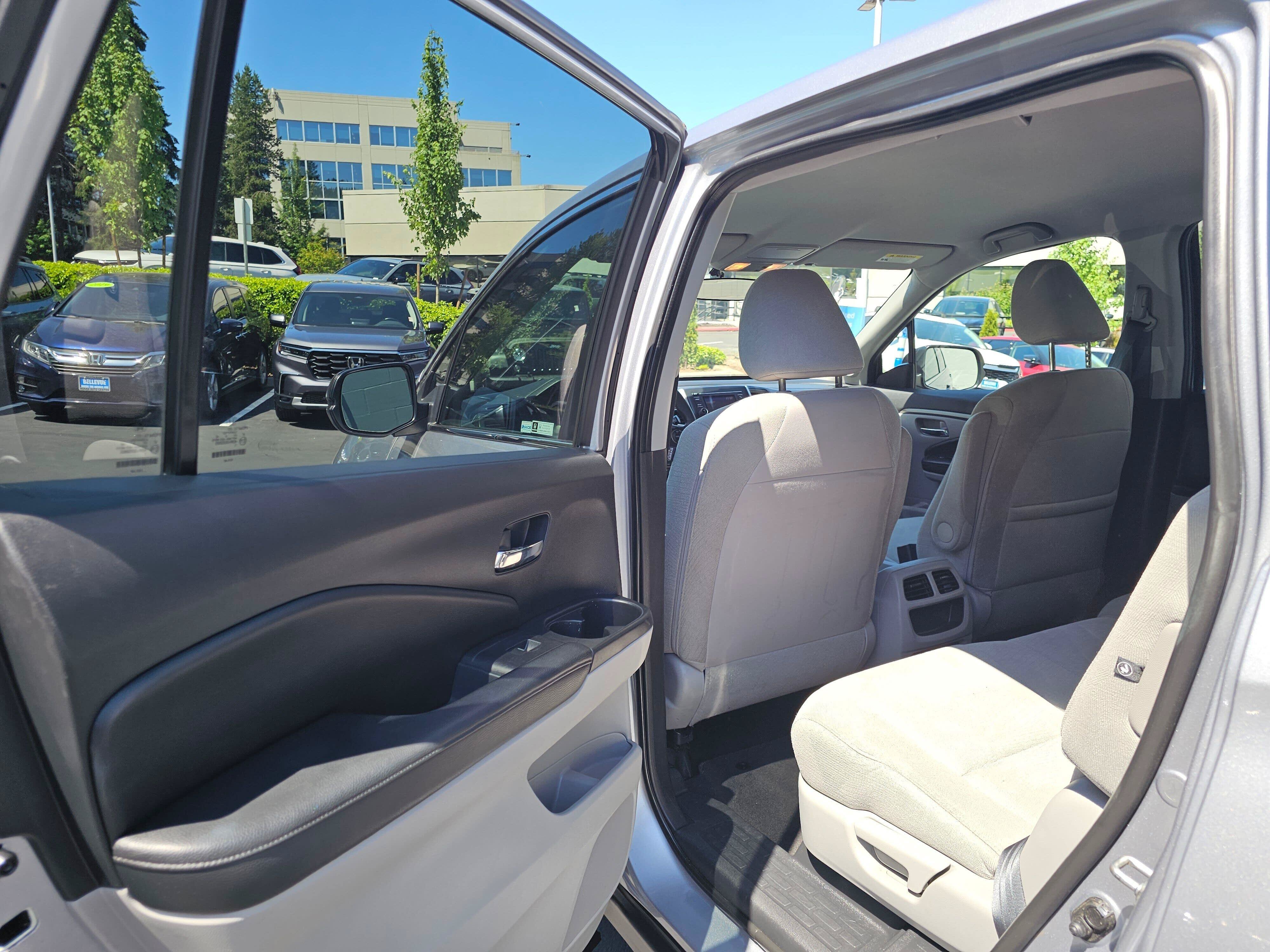 Used 2018 Honda Pilot LX image 17