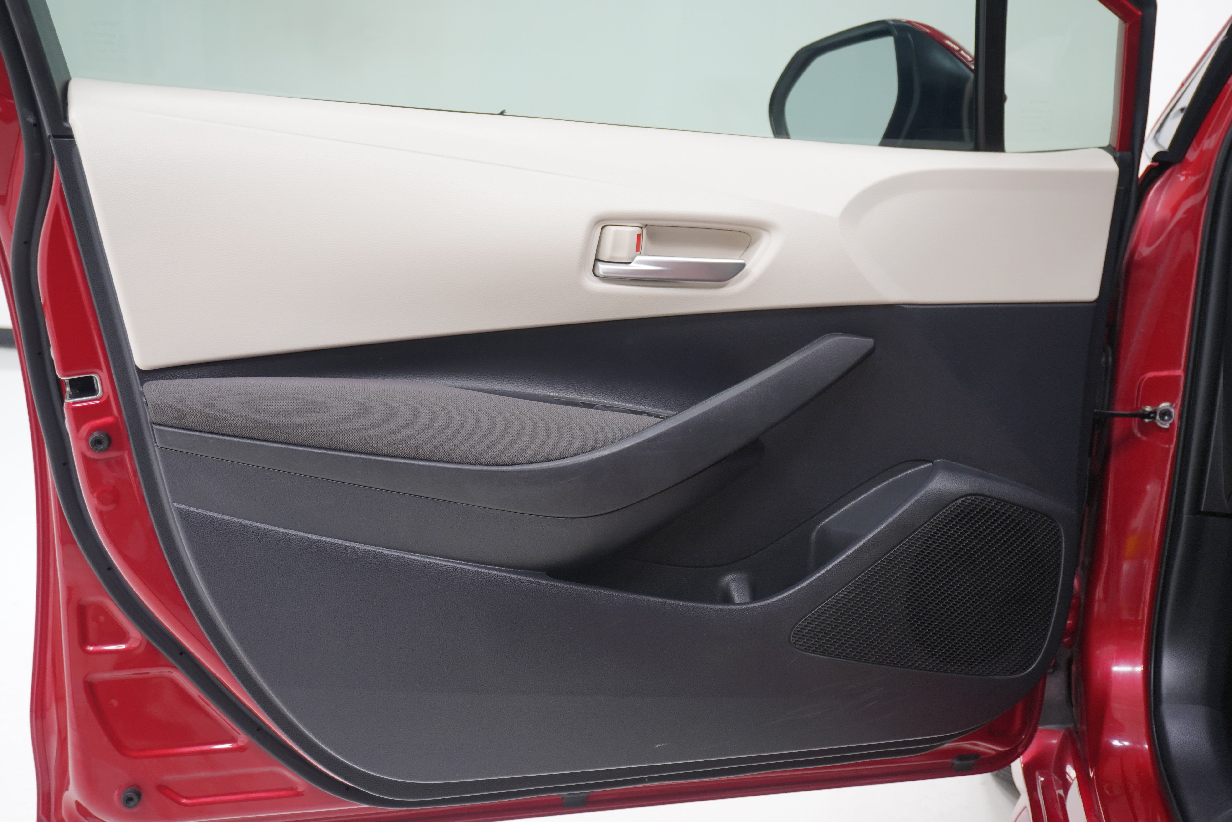 Used 2020 Toyota Corolla LE FWD image 14