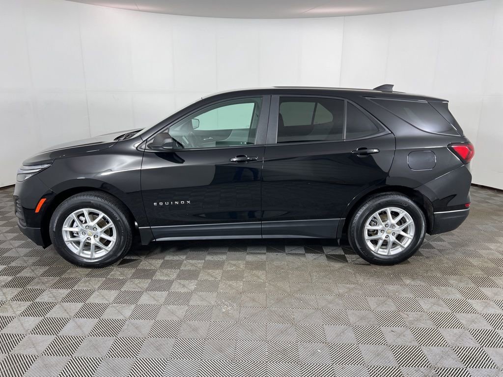 Used 2022 Chevrolet Equinox LS w/ LS Convenience Package FWD image 8