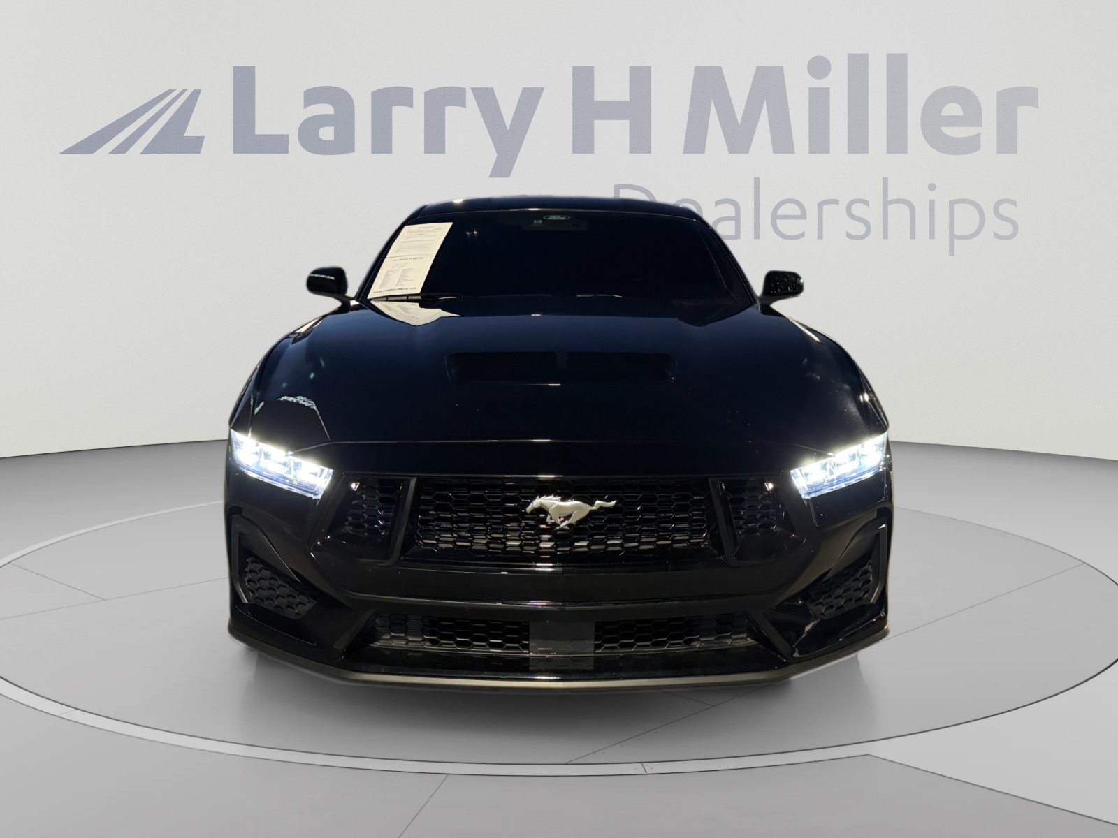 Used 2025 Ford Mustang GT RWD image 8