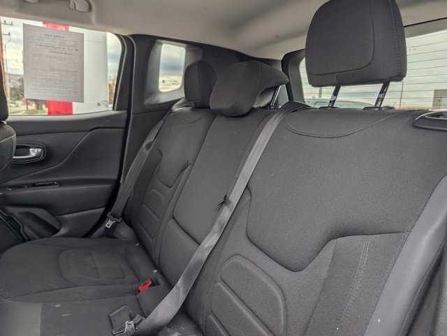 Used 2016 Jeep Renegade Latitude image 8