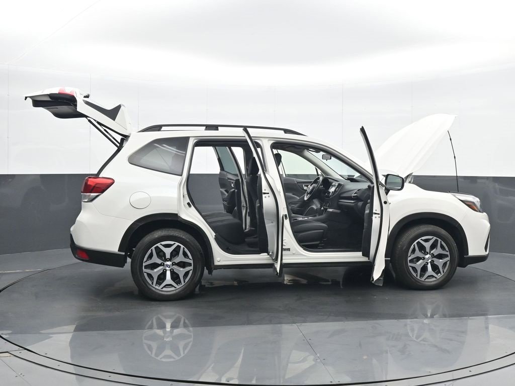 Used 2021 Subaru Forester Premium image 26