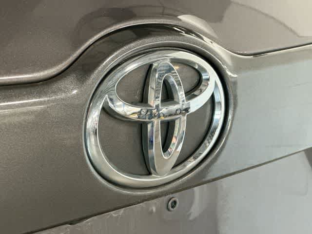 Used 2019 Toyota Highlander LE AWD/4WD image 26