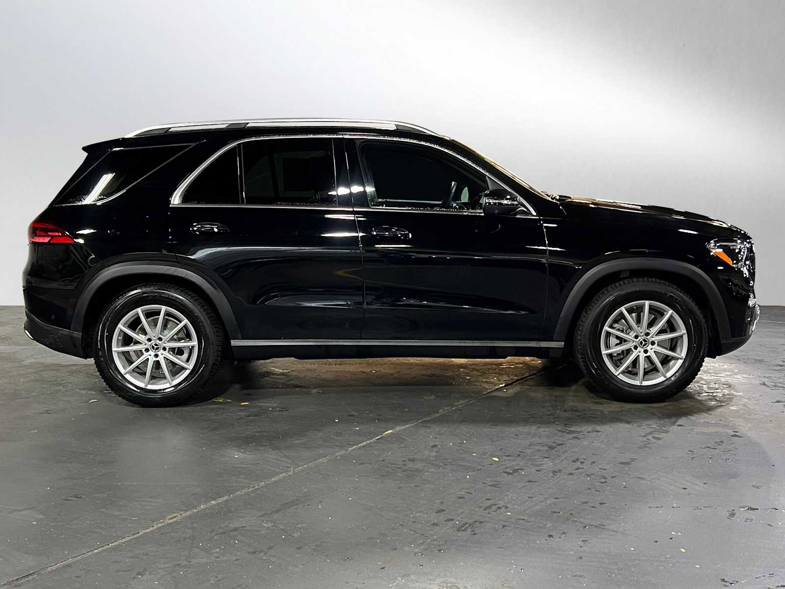 Used 2026 Mercedes-Benz GLE 350 4MATIC image 3