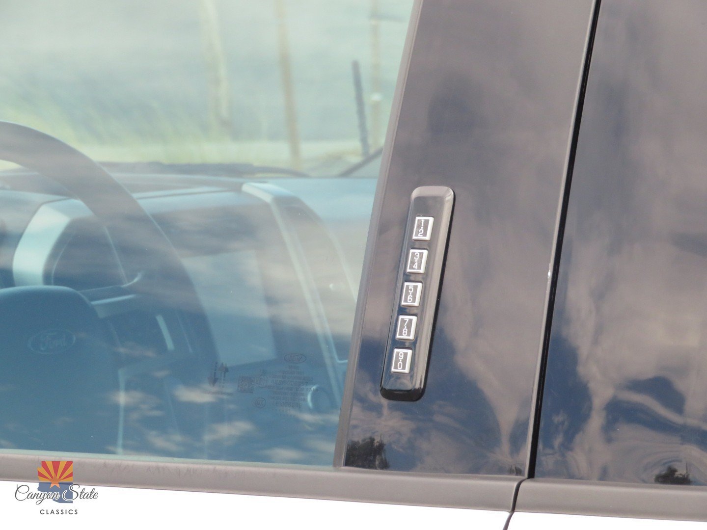 Used 2019 Ford F150 Lariat w/ Equipment Group 502A Luxury AWD/4WD image 32