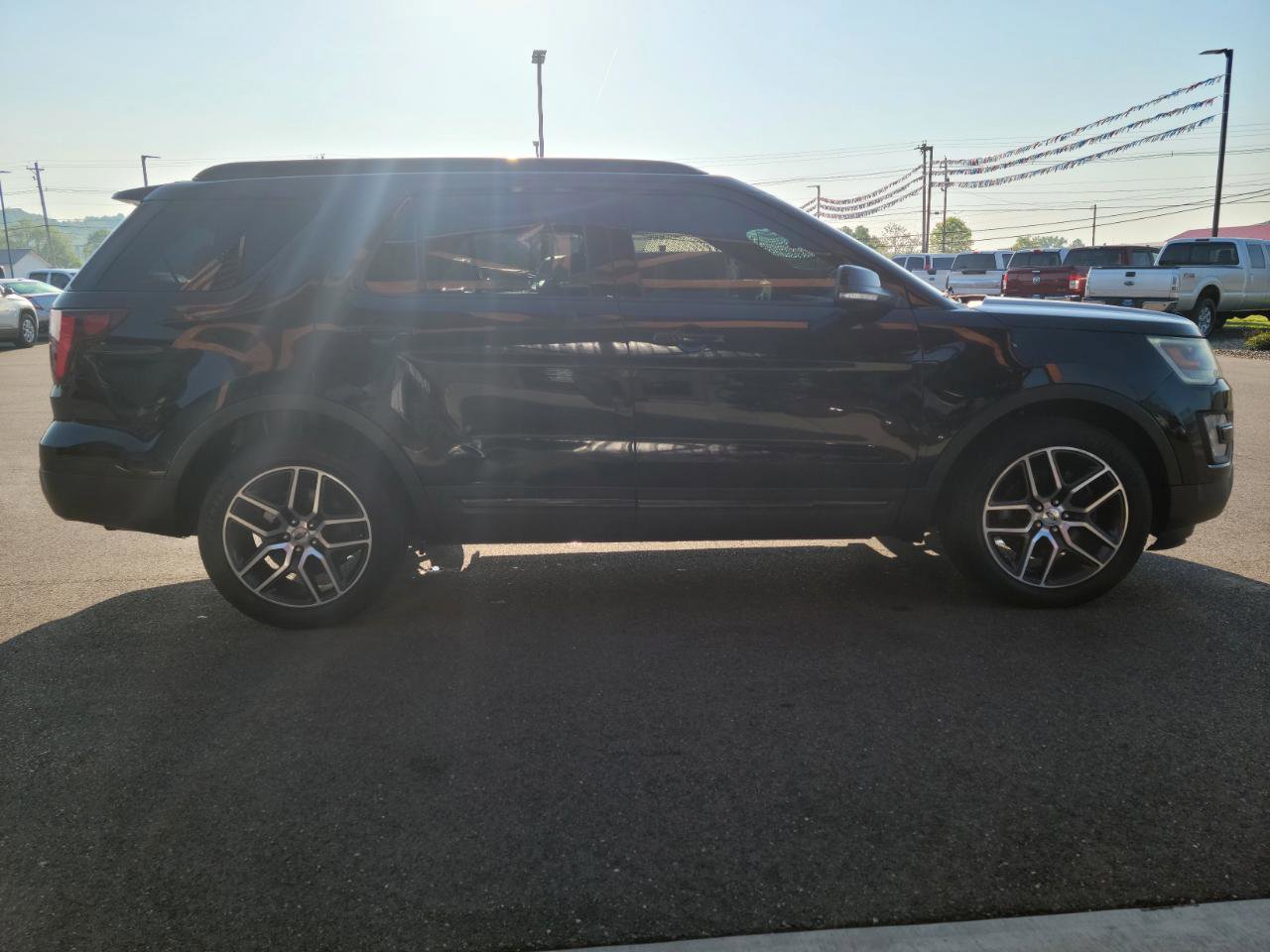 Used 2017 Ford Explorer Sport AWD/4WD image 21