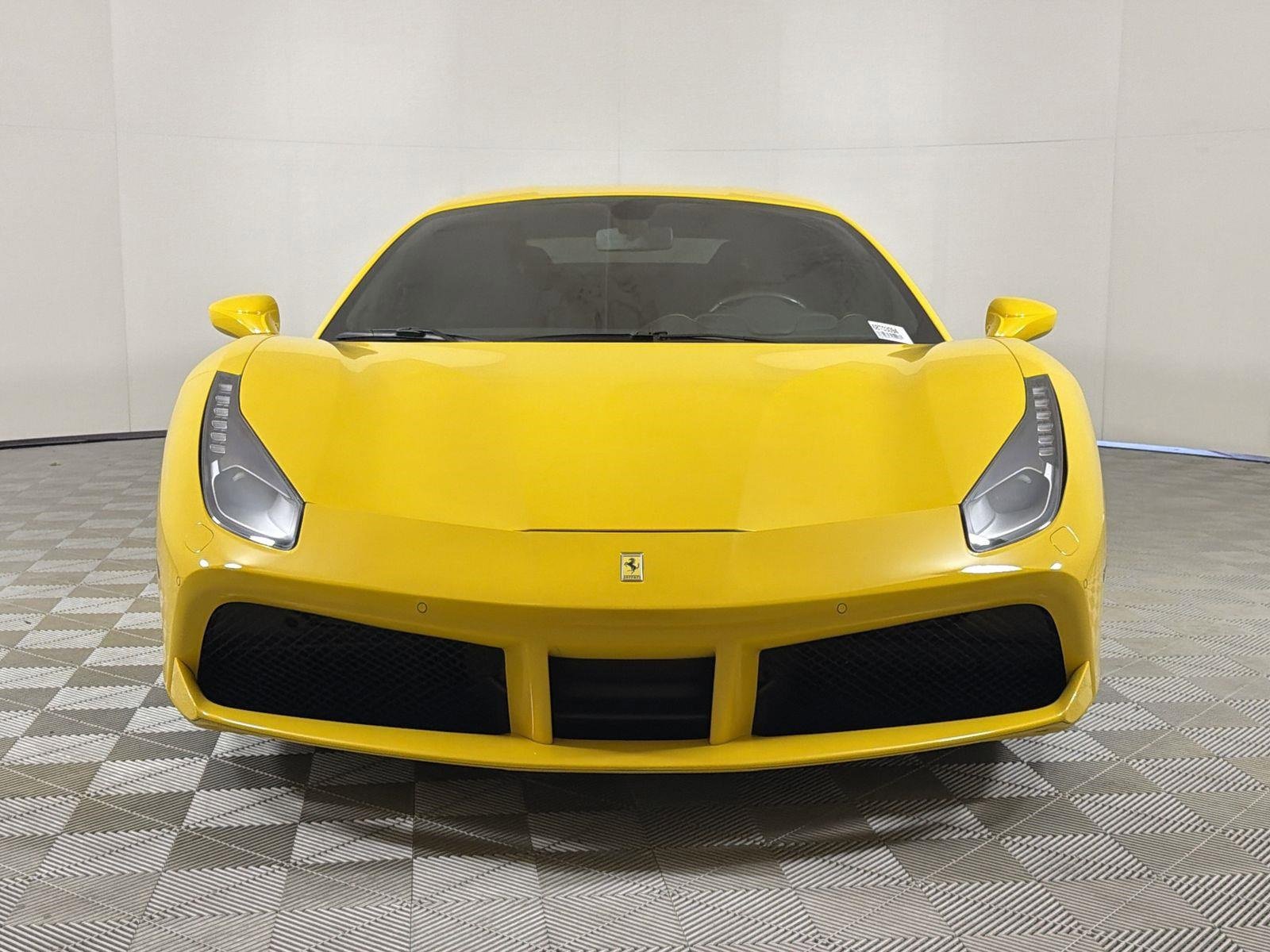 Used 2018 Ferrari 488 GTB image 8