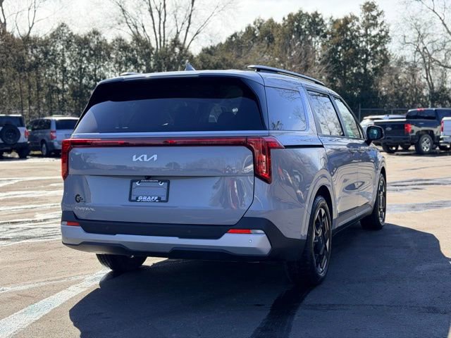 Used 2025 Kia Carnival EX image 5