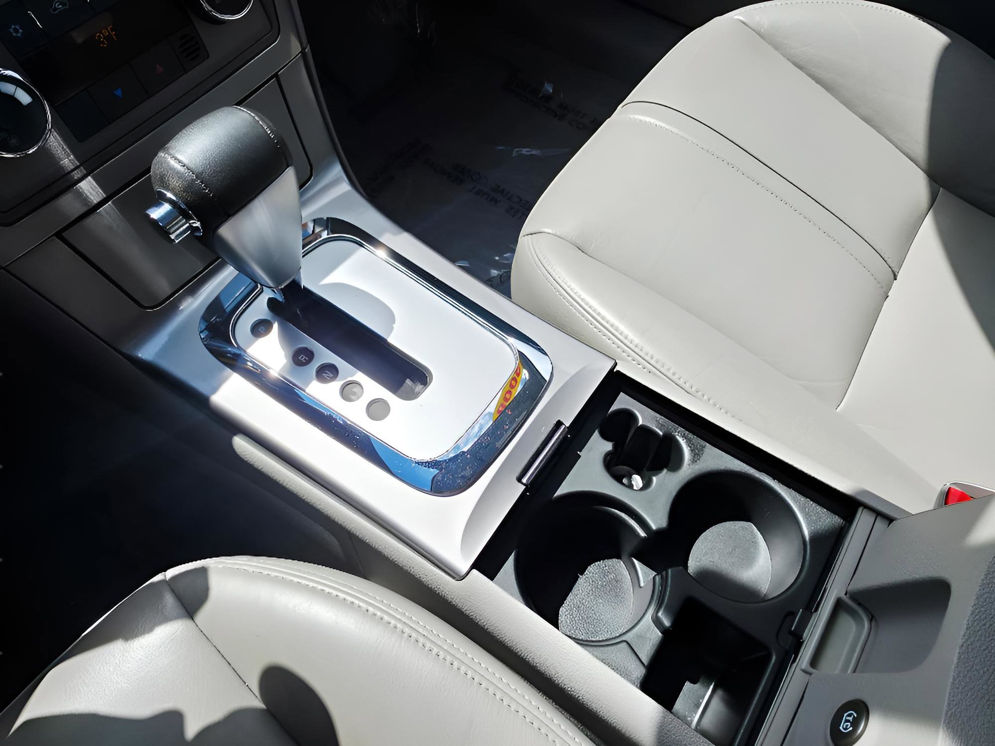 Used 2008 Saturn Aura XR w/ Premium Trim Package image 34