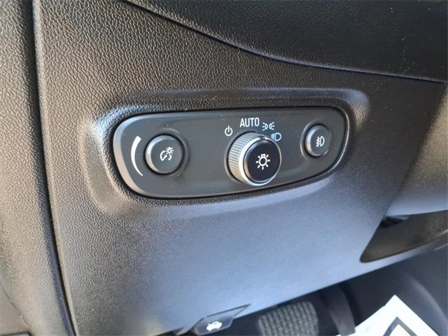 Used 2020 Chevrolet Equinox LT image 18