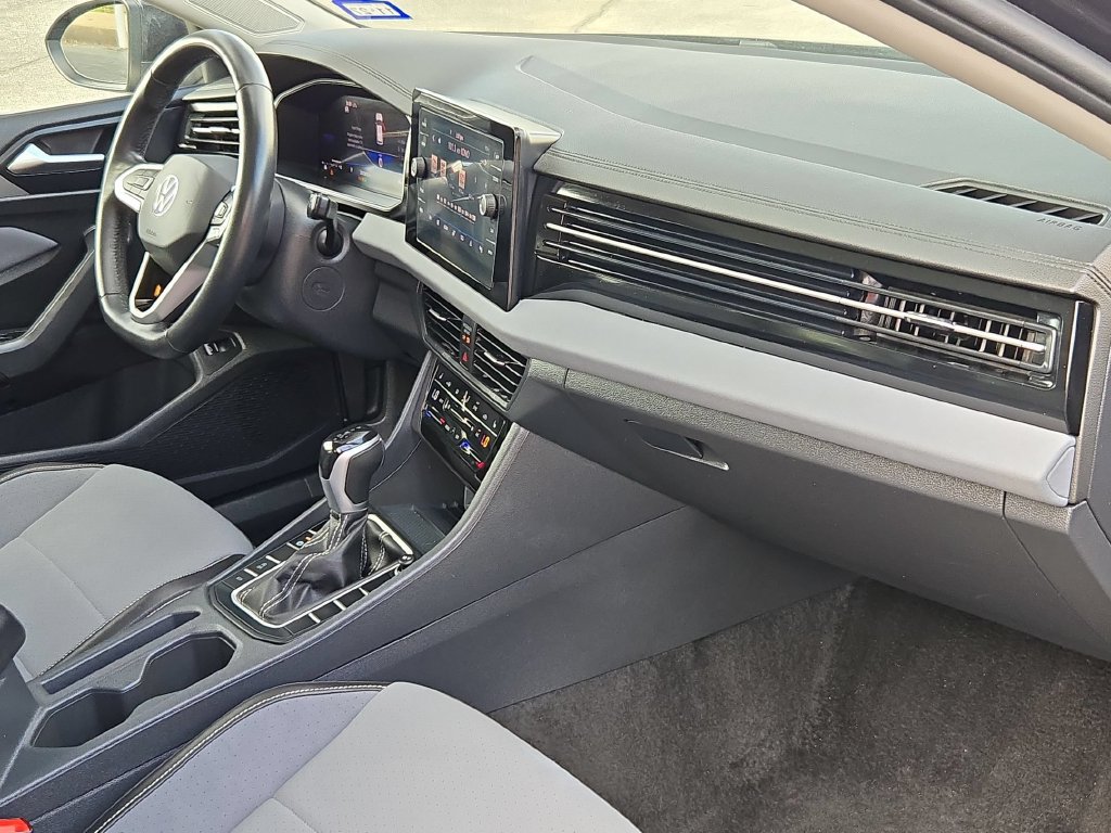 Used 2026 Volkswagen Jetta SE FWD image 33