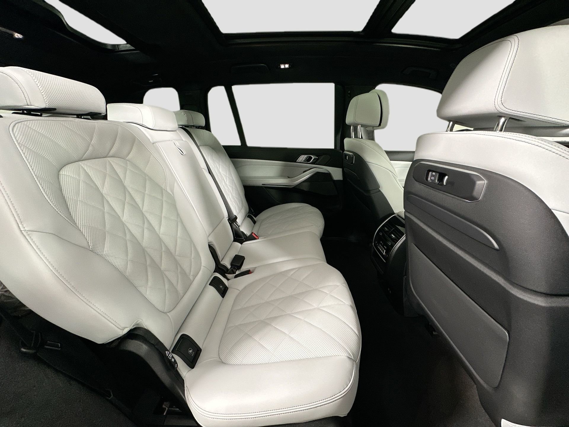 New 2026 BMW X7 xDrive40i image 30